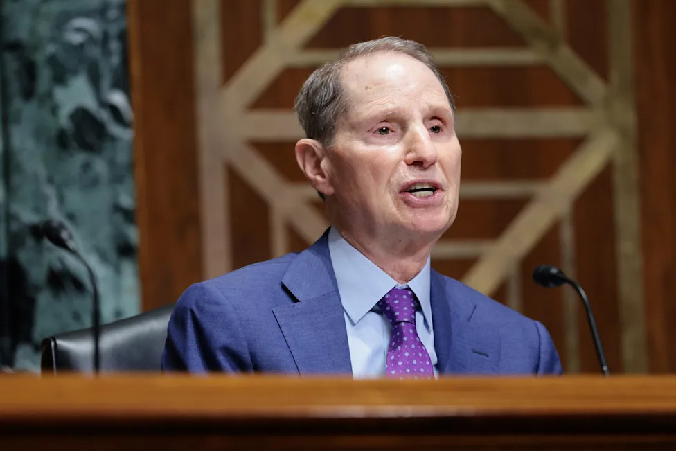 Social Security Becomes a Decisive Midterm Issue as Trust Fund Faces 2032 Shortfall