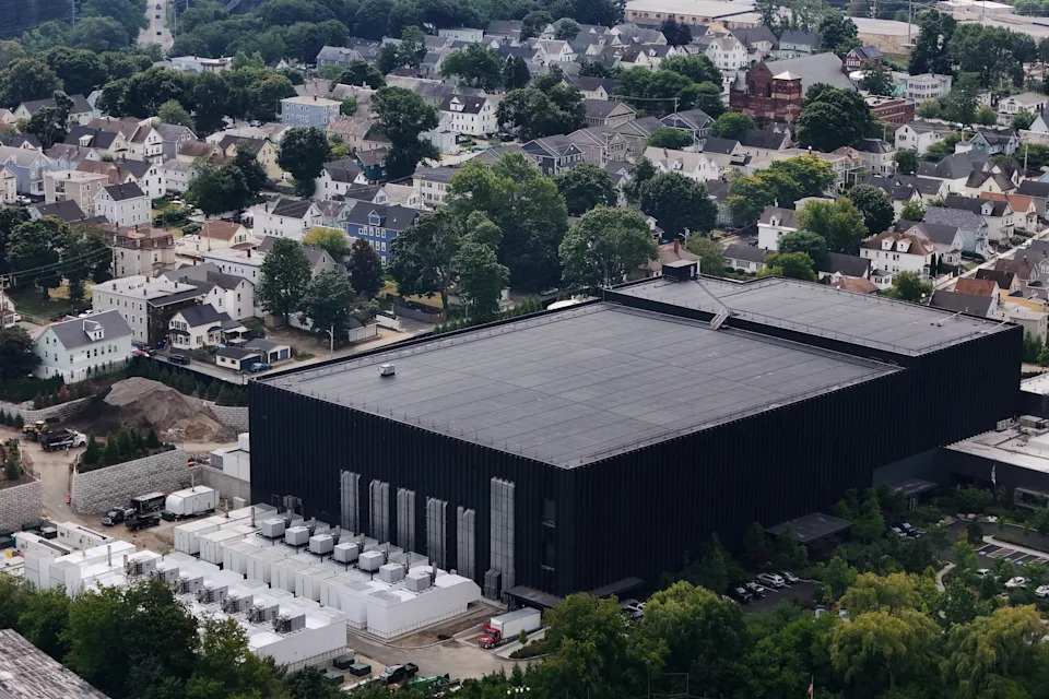 Truth Social Backlash: Trump Supporters Criticize His Push for Energy-Intensive AI Data Centers