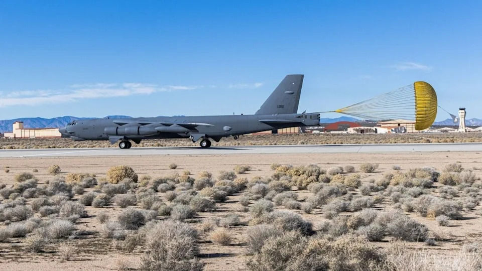 B-52 Reborn: USAF Advances $20.2B Modernization With Rolls‑Royce Engines, AESA Radar and New Weapons