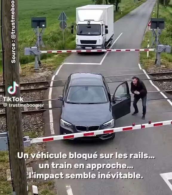 Lažan viralni snimak: kamion „gura“ automobil sa pružnog prelaza – video je AI-generisan