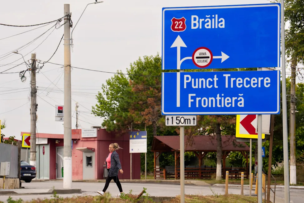 Danube Drone Alerts Heighten Fear in Romanian Border Towns Near Ukraine