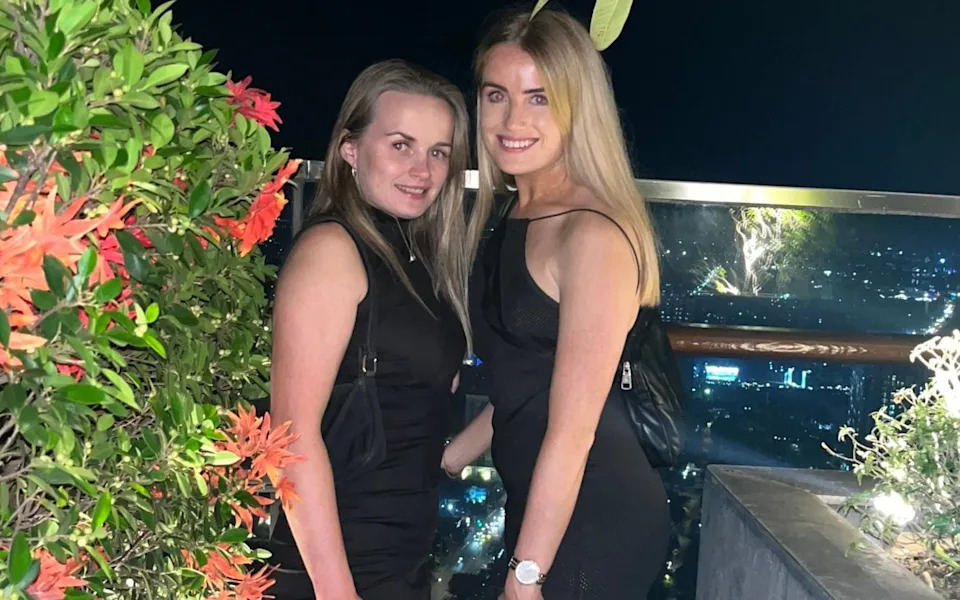 Tragedija u Vang Viengu: Simone (28) Preminula Nakon Trovanja Metanolom
