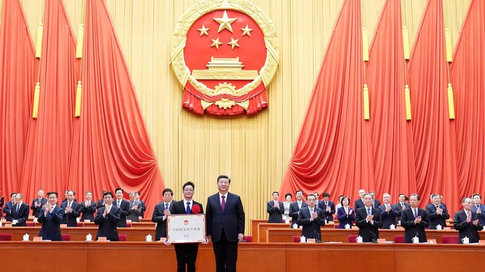Porodica Može Izgubiti Socijalnu Pomoć Posle Koncerta u Hongkongu — Šta Taj Slučaj Otkriva o Nadzoru i Pravilima