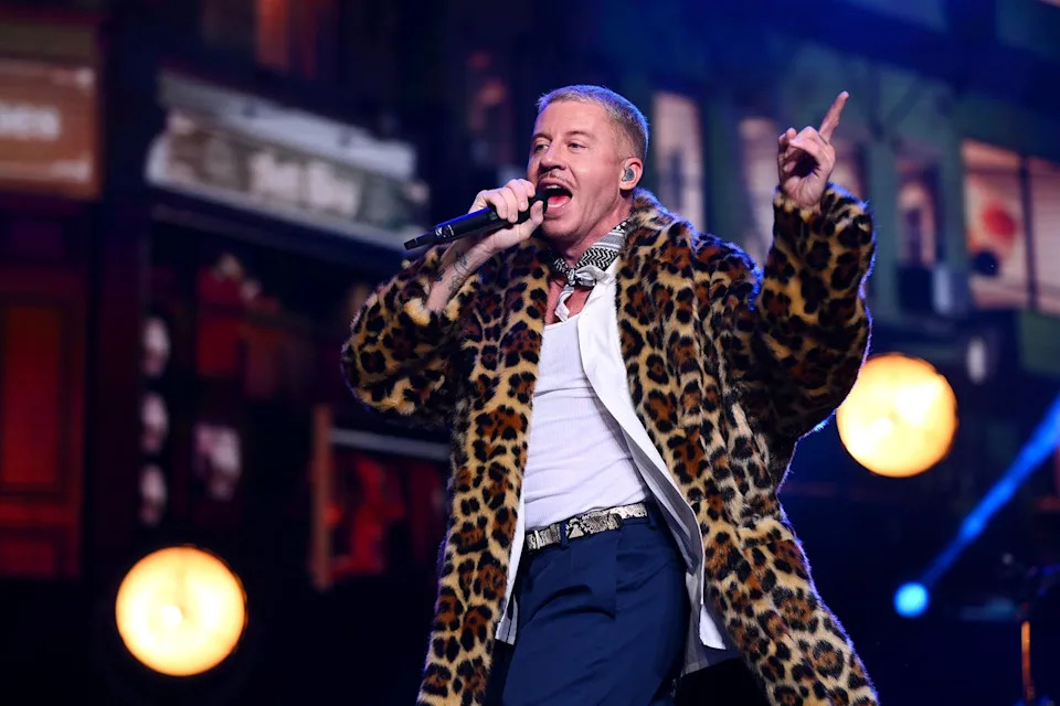 Inside Robert Kraft’s 40-Minute Call With Ed Sheeran That Led To Macklemore’s Tour Exit