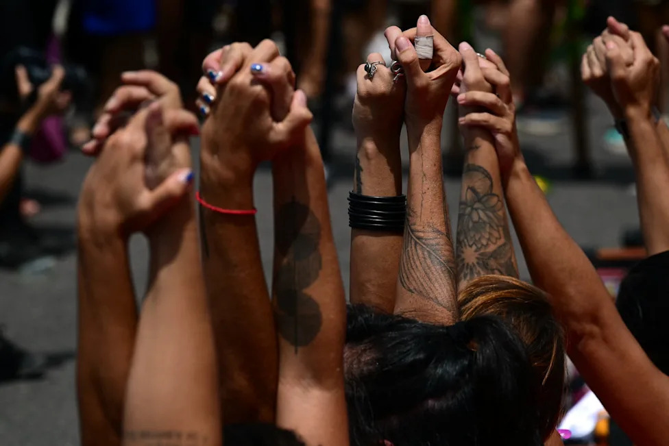Why Many Young Democratic Women Blame Men — Media, Status and Social Incentives