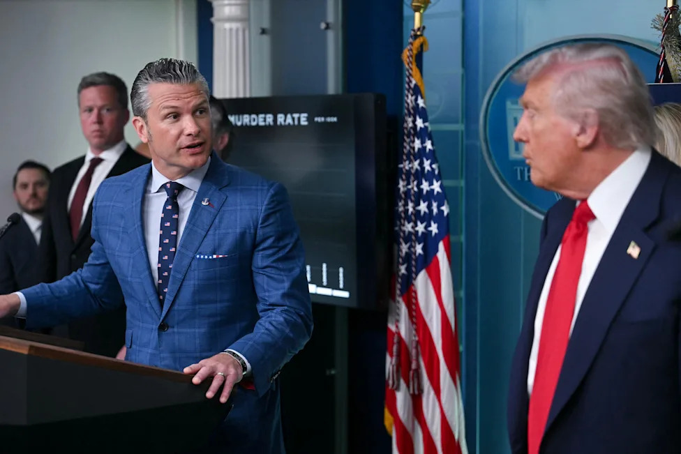 Is Trump’s New White House Ban On Select News Outlets Legal? A Complex First Amendment Fight Looms