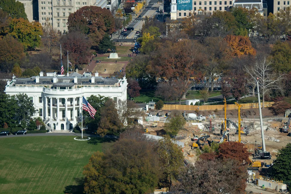 Is Trump’s New White House Ban On Select News Outlets Legal? A Complex First Amendment Fight Looms