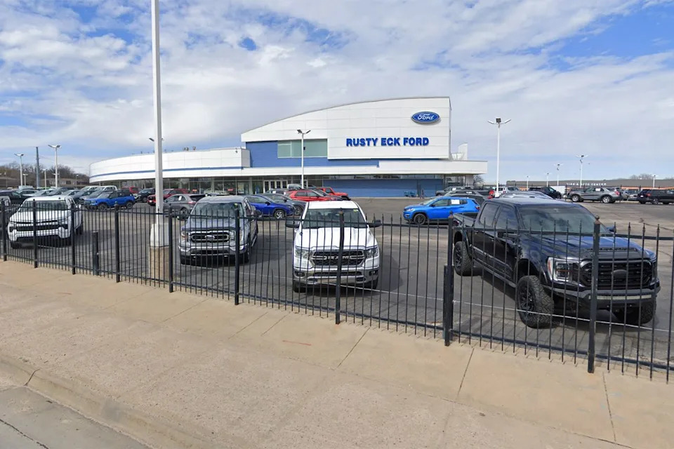 Wichita Man Finds Racial Slur on Oil-Change Sticker After Ford Service — Dealership Fires Employee