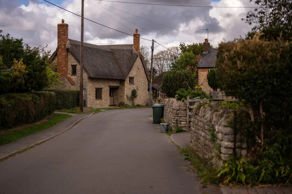 Oxfordshire Village Votes To 'Secede' — Parish Council Says It May Seek To Join The US Over Asylum Plan