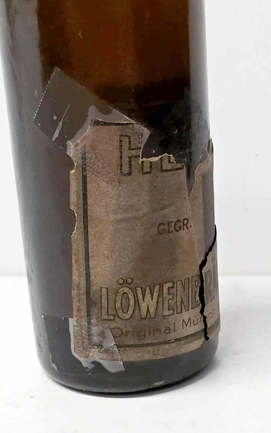 Unopened Löwenbräu Bottle From 1937 Hindenburg Disaster Heads To Auction — Estimated £4,000–£6,000