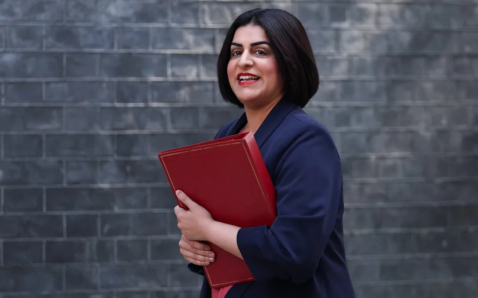 Households With Foreign Nationals Received Record £11.9bn In Universal Credit In 2025, DWP Data Show
