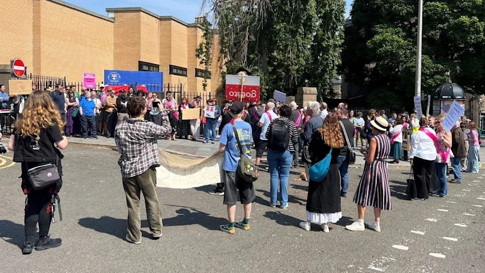 Dundee Lecturers Launch Five-Week Strike After University Won't Rule Out Compulsory Redundancies