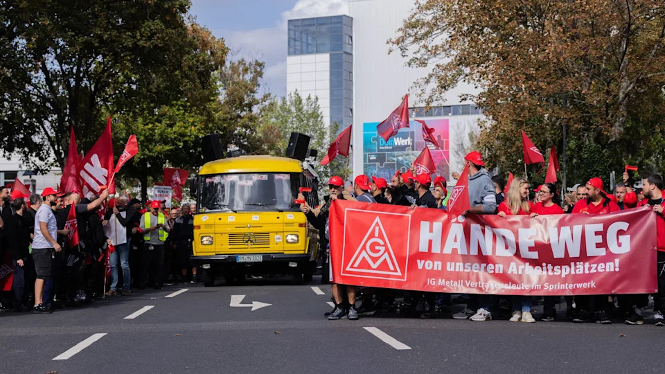 Germany’s Auto Workers Rally Nationwide as Carmakers Announce Massive Job Cuts