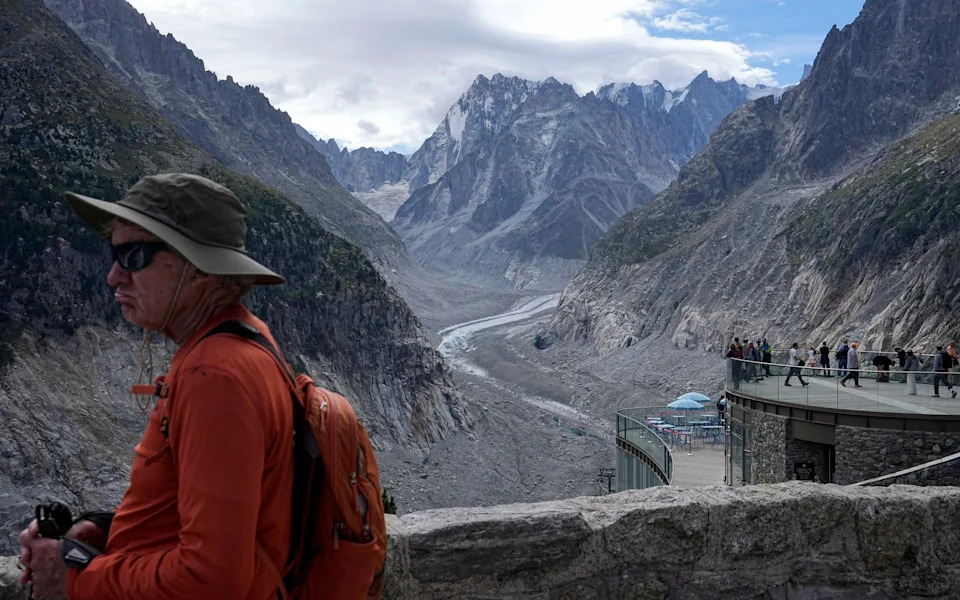 Mont Blanc Crackdown: France Bans Wild Camping and Targets Bad Behaviour on Popular 105‑Mile Trek