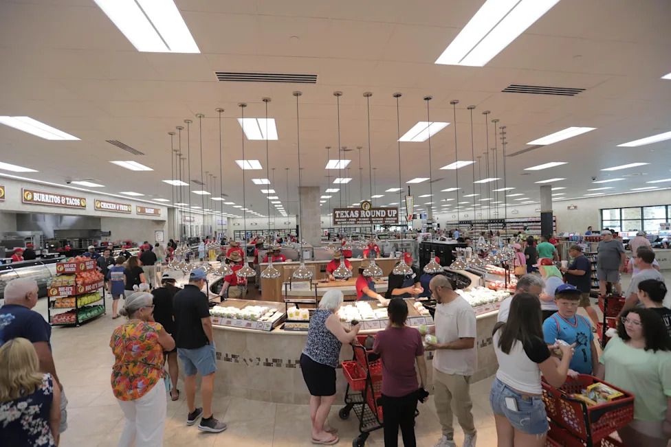 Indiana Gets Its First Buc-ee's: Greenwood Approves 74,000‑Sq‑Ft Travel Center