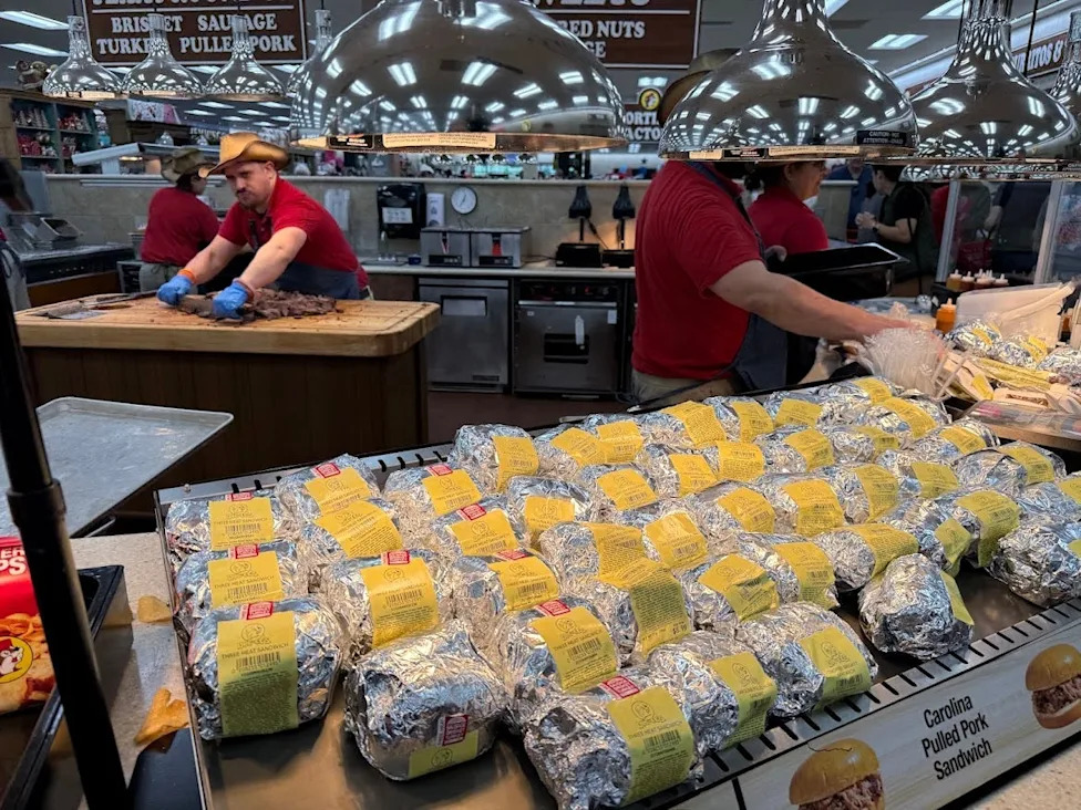 Indiana Gets Its First Buc-ee's: Greenwood Approves 74,000‑Sq‑Ft Travel Center