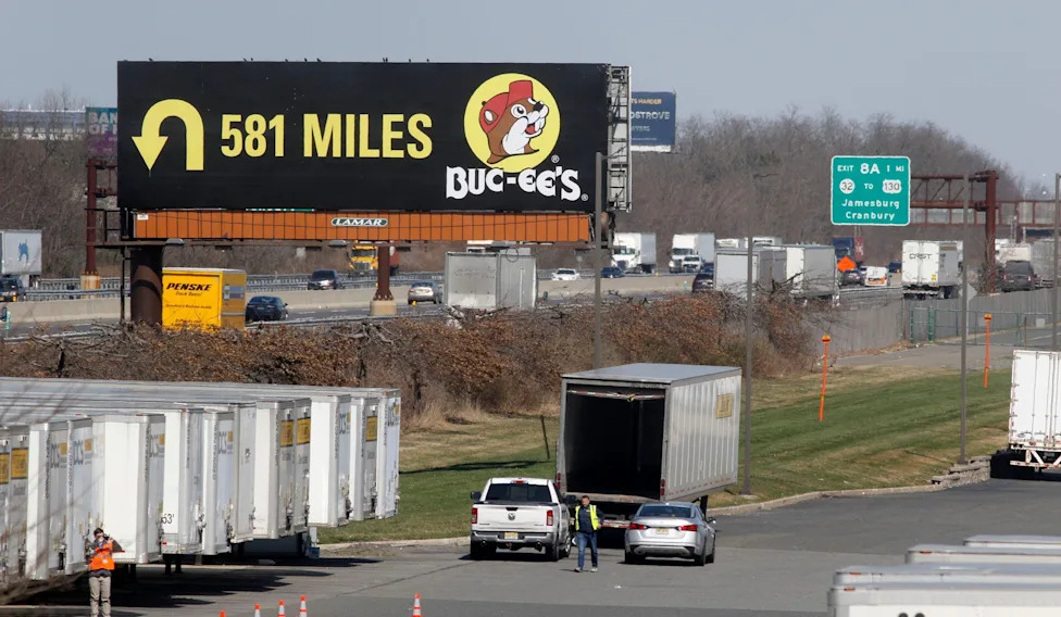 Indiana Gets Its First Buc-ee's: Greenwood Approves 74,000‑Sq‑Ft Travel Center