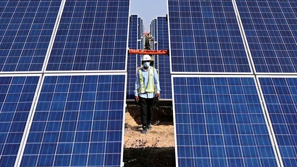 India’s Renewable Boom Stumbles on Grid Gaps — Much Clean Power Is Going to Waste