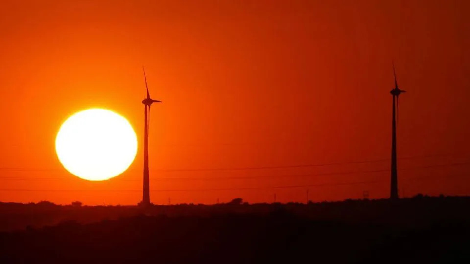 India’s Renewable Boom Stumbles on Grid Gaps — Much Clean Power Is Going to Waste