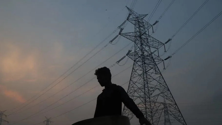 India’s Renewable Boom Stumbles on Grid Gaps — Much Clean Power Is Going to Waste