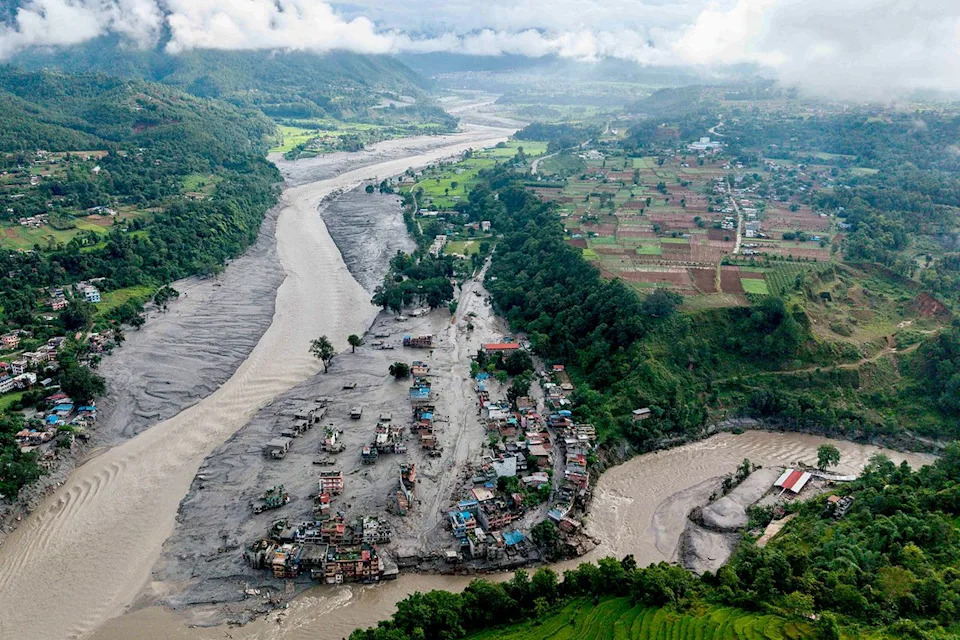 ‘Why Were We Spared?’ Georgia Couple Says Unplanned Everest Detour Saved Their Lives in Deadly Nepal Floods