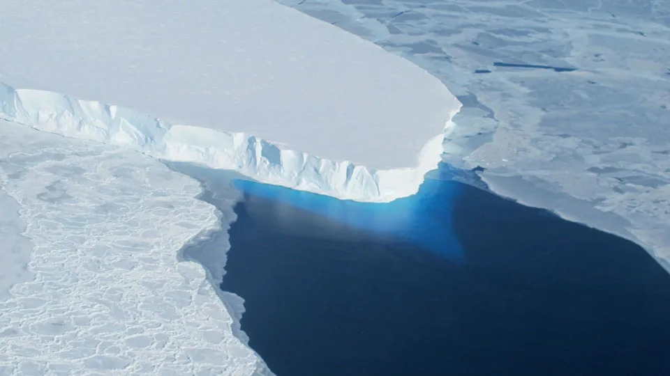 Half-Century Satellite Record Shows 12.5 Trillion Tons of Polar Ice Lost Since the 1970s — Raising Sea Levels by ~3 cm