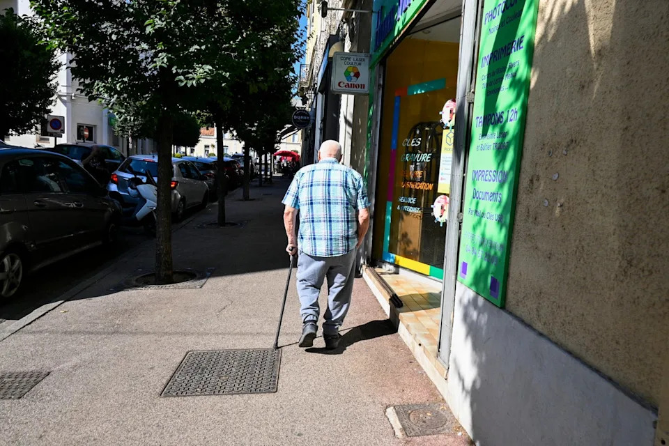 Do You Have Trouble Walking? One Simple Question That Predicts Higher Death Risk In Older Adults