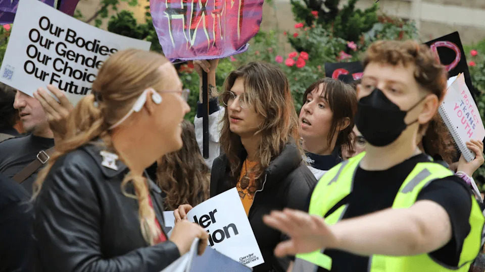 ‘Honor Your Oath’: Hundreds Protest NYU Langone Over Settlement That Bars Youth From Gender‑Affirming Care