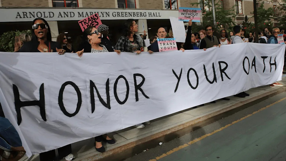‘Honor Your Oath’: Hundreds Protest NYU Langone Over Settlement That Bars Youth From Gender‑Affirming Care