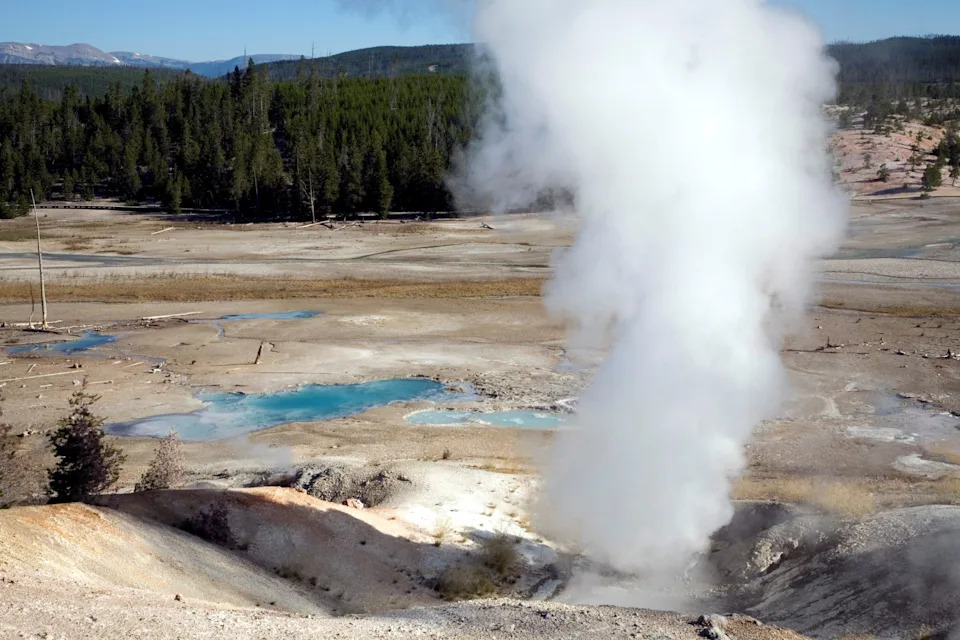 What If Yellowstone Blew? A Science-Based Worst-Case Timeline
