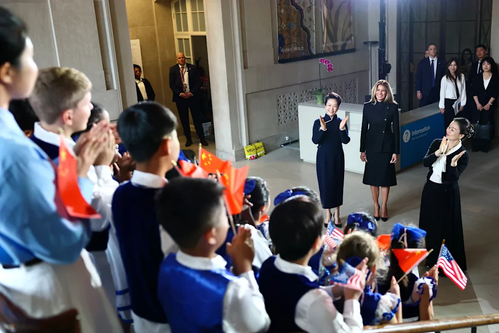 Melania Trump and Peng Liyuan Tour Smithsonian in High‑Profile Cultural Diplomacy