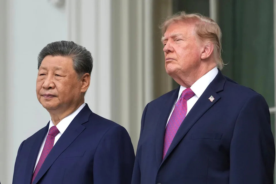 Trump’s Airport Photo With Xi Prompts Online Scrutiny Over Possible Edits