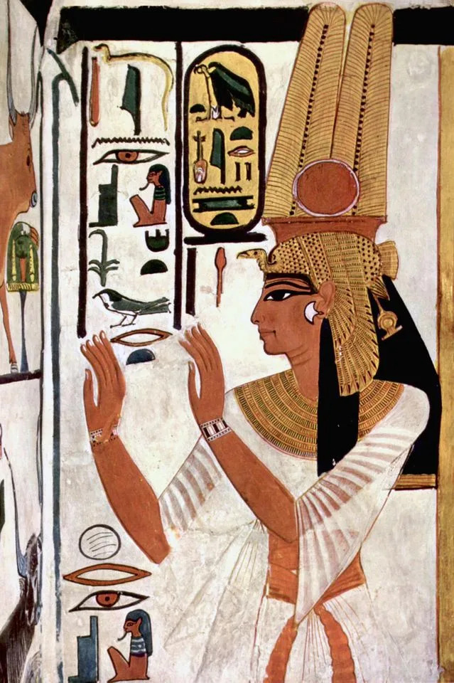 Could Nefertiti Be Hidden Behind Tutankhamun? New Surveys Point to Secret Chambers Near KV62