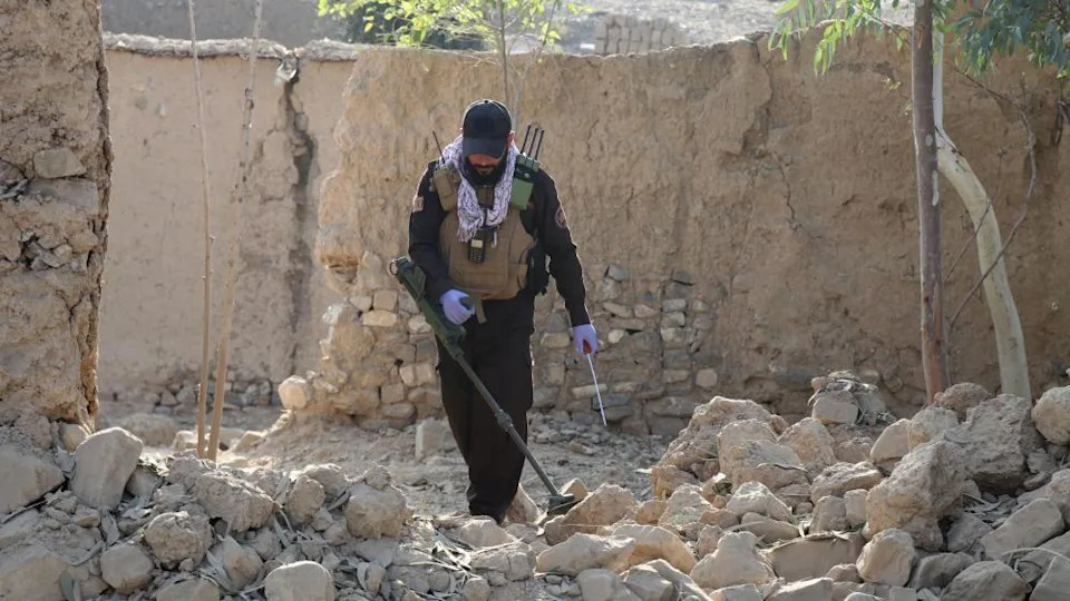 Pakistani Air Strikes Kill Civilians in Afghanistan, Taliban Says — Tensions Escalate