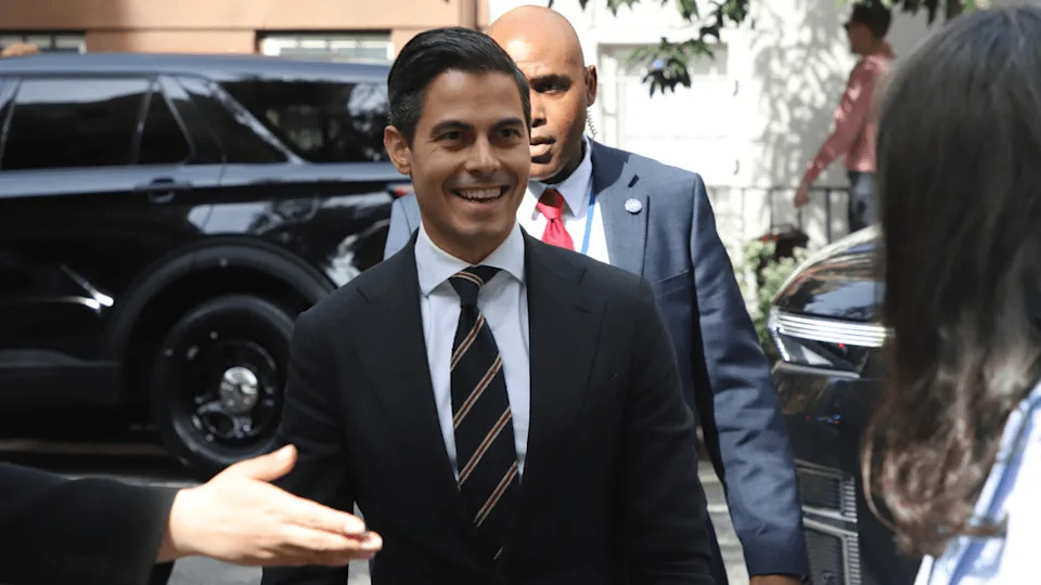 Dutch Prime Minister Rob Jetten Tours Manhattan LGBTQ+ Archive, Meets Youth Empowered by the Center