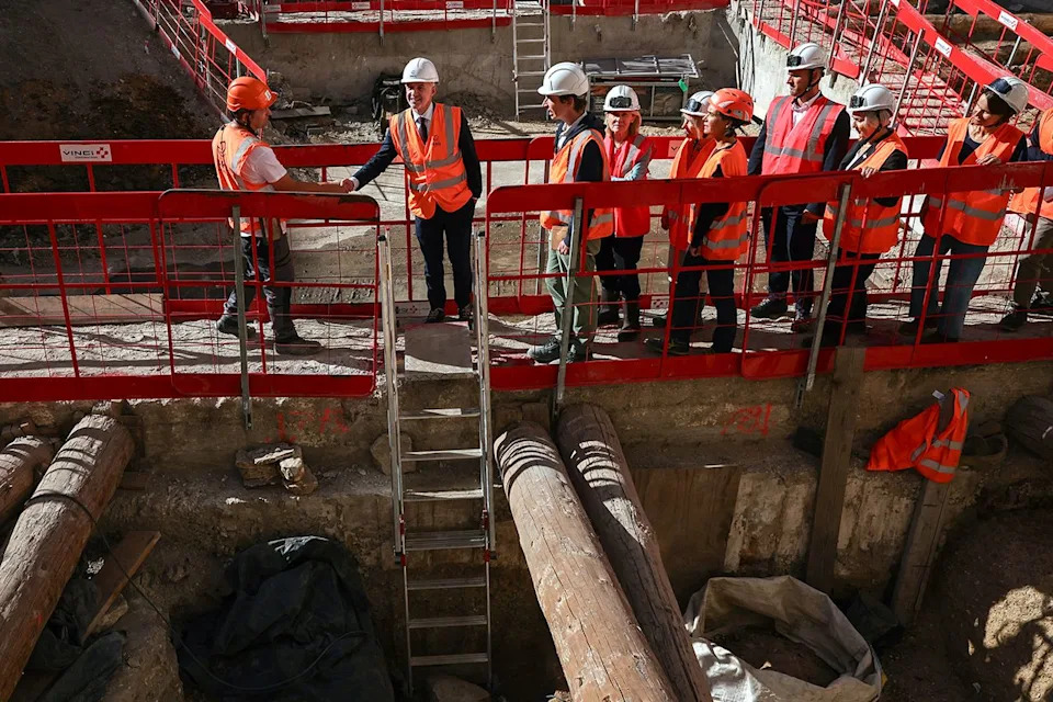 72‑Foot Gallic Wall Unearthed Under Hôtel‑Dieu in Paris May Date to Julius Caesar’s Era