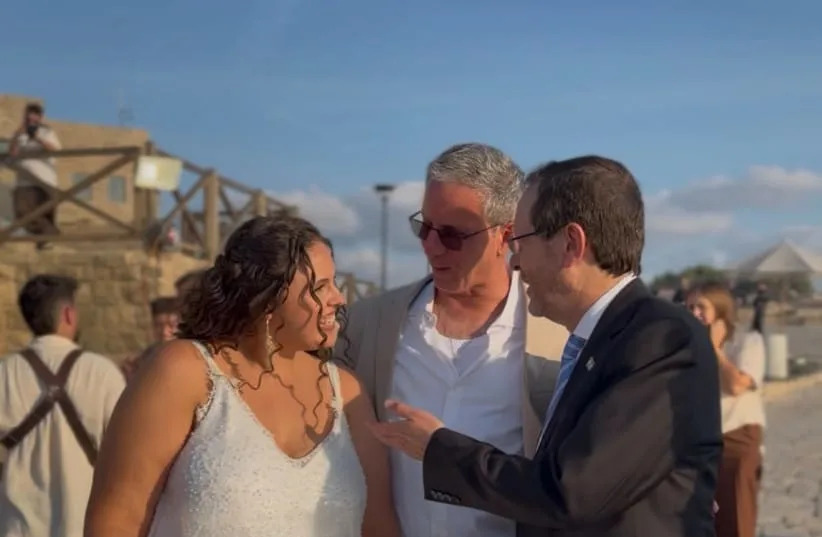 Daughter Of Gaza Hostage Survivors, Yulie Ben‑Ami, Weds in Ceremony Attended By President Herzog