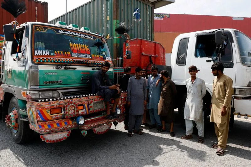 Imran Khan's PTI Delays Peshawar-to-Islamabad Long March To October 4