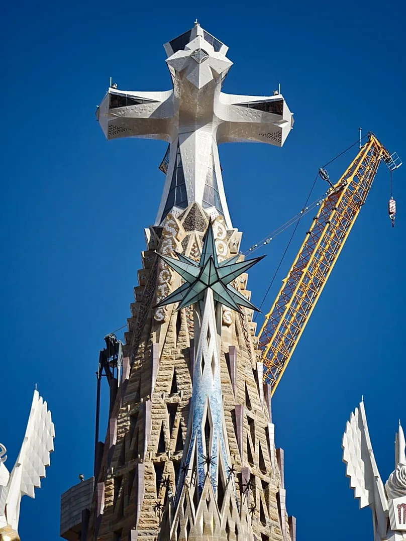 How Stone, Steel and 21st-Century Adhesive Brought the Sagrada Família's Central Tower to 172.5 m