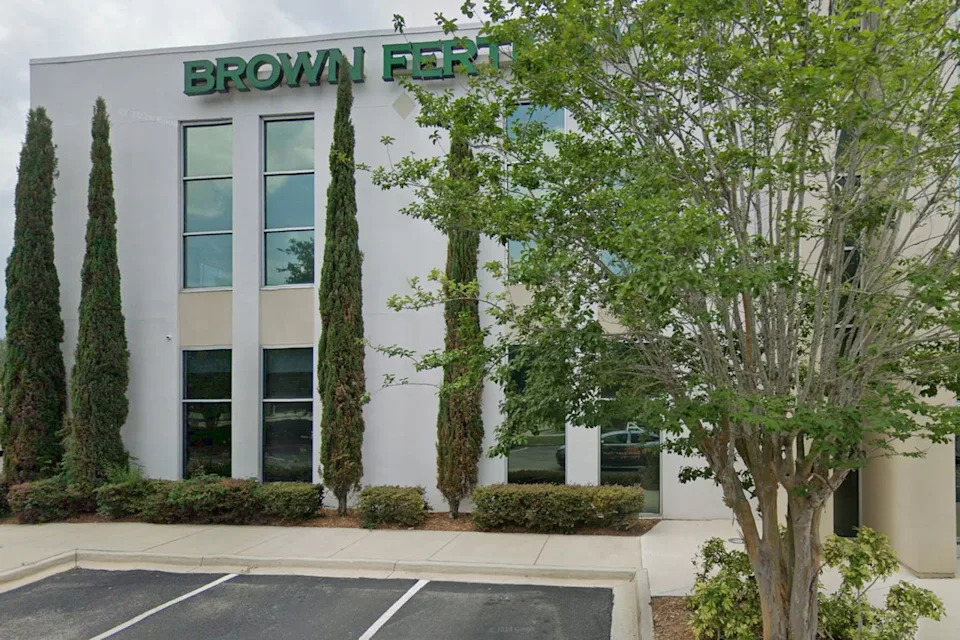 Florida Couple Alleges IVF Mix-Up, Sues Clinic After DNA Test Shows Husband Is Not Biological Father