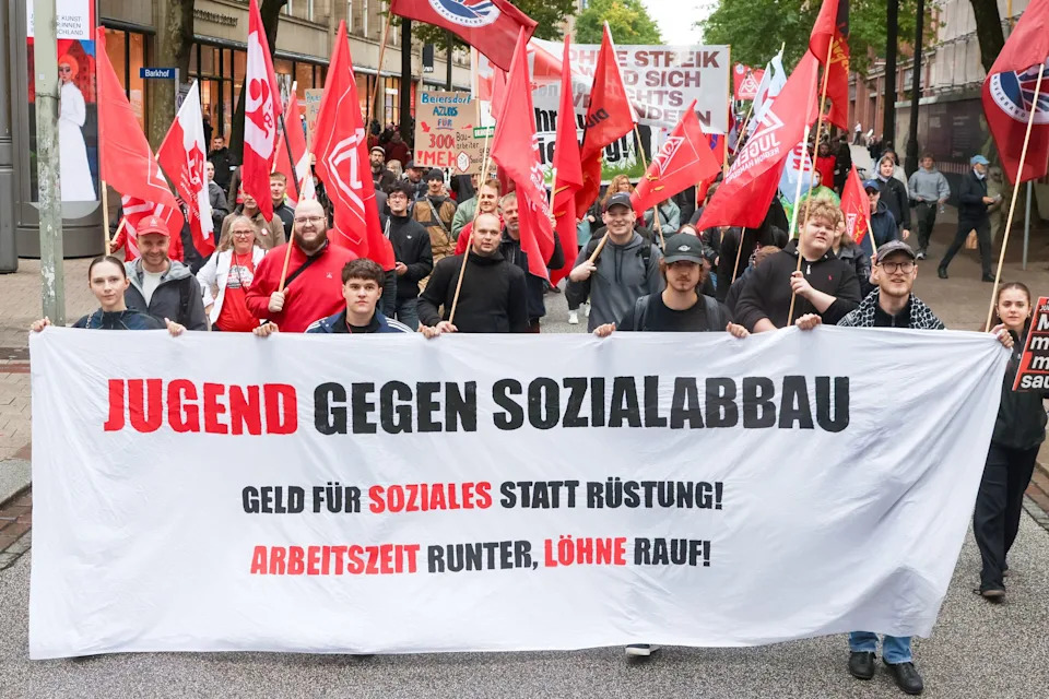 175,000 Rally Across Germany To Defend Welfare State Against Planned Cuts
