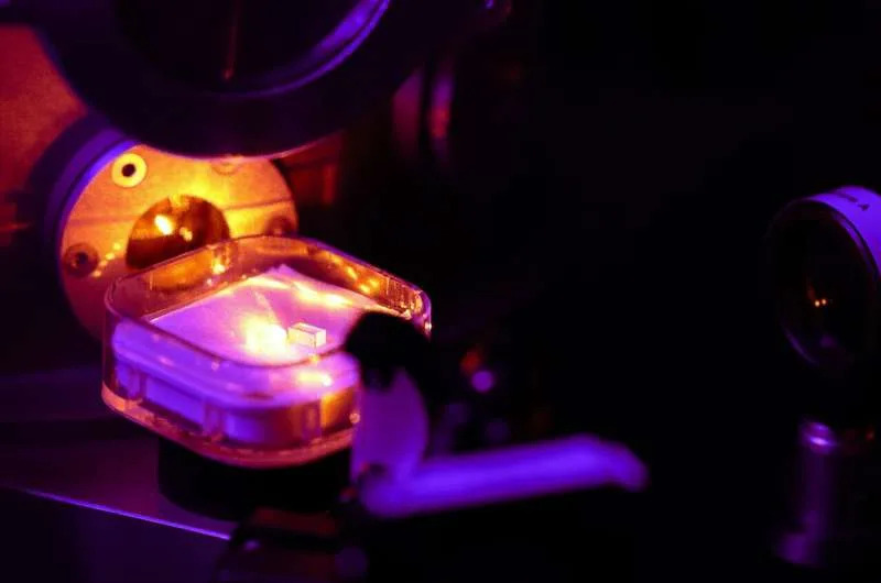 Solid-State Quantum Memory Stores Single Photons for 180 μs — A Step Toward the Quantum Internet