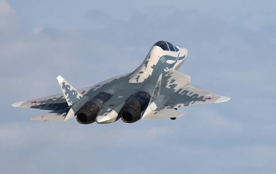 Russia Delivers Upgraded Su-57 Fighters as Production Lags and Drone Roles Expand