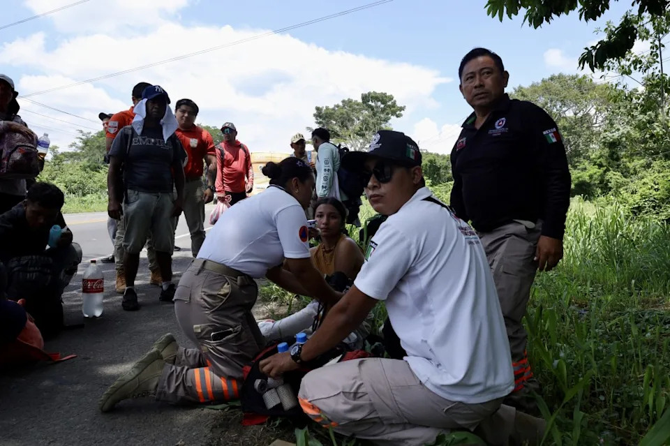 Over 600 Migrants Travel North in 'Fe y Esperanza' Caravan as U.S. Tightens Border Controls