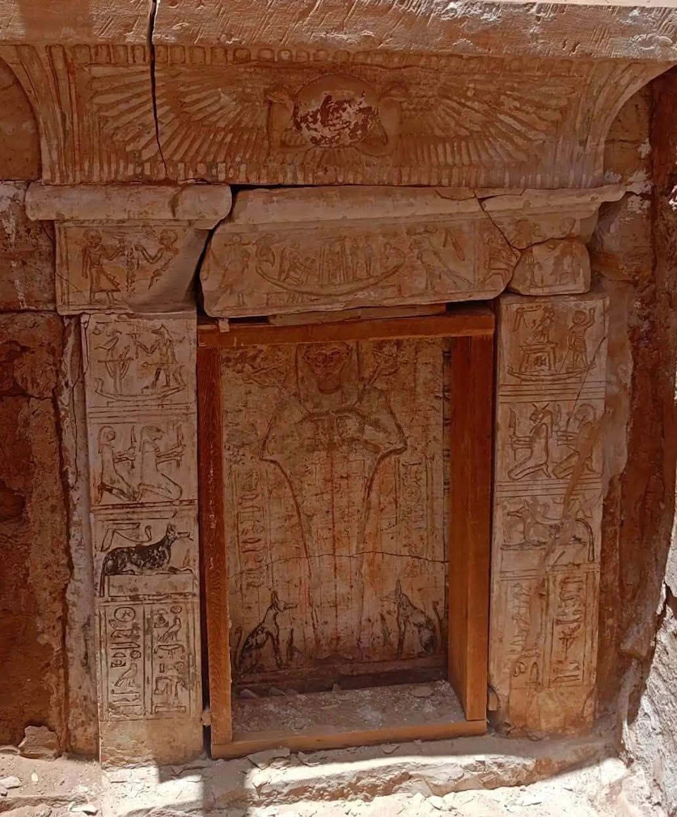 1,700-Year-Old Egyptian Tomb Reveals Rare Ancient Greek Lament — 