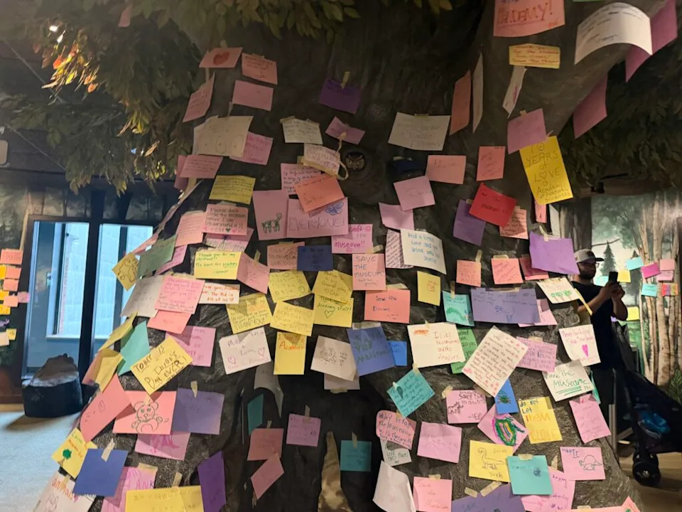 Save the Academy: Families Mourn Final Public Day at the Academy of Natural Sciences