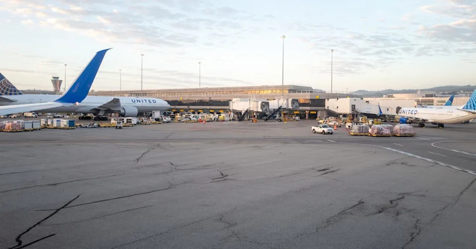 United Investigating After Passenger Says Man Masturbated Beside Her On Flight; Airline Criticized Over Response
