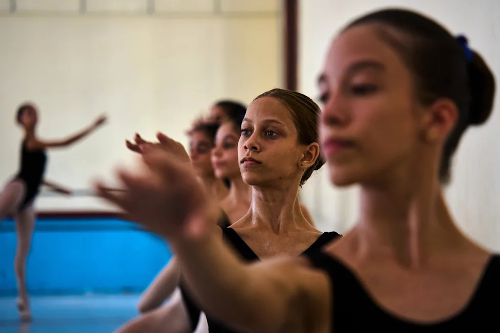 Cuba’s Ballet Endures: Students Train Through Blackouts, Shortages and Long Commutes