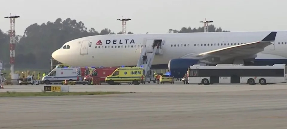 Delta Flight Makes Emergency Landing in Porto After Cabin Fills With Smoke; Three Hospitalized