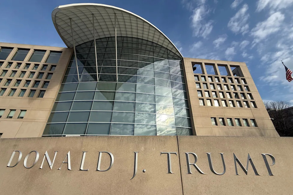 Senator Blocks Bill Requiring Congressional Approval To Demolish Kennedy Center